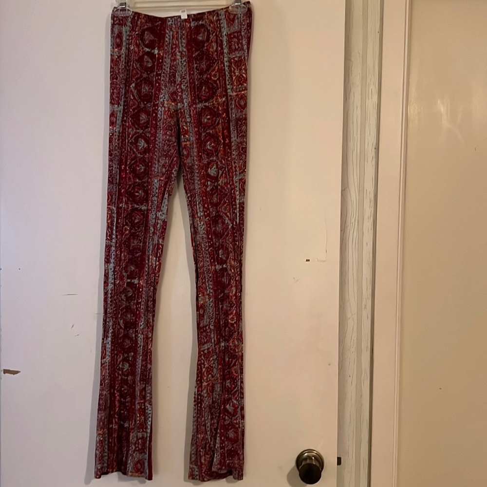 Printed Billabong stretchy print pants, flared leg